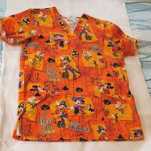 Disney Halloween scrub top Size Small